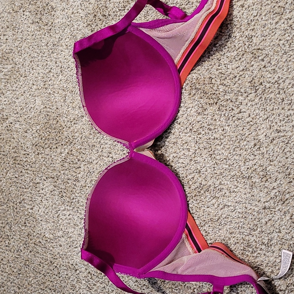 Victoria Secret Bras ---34 DD & X 2---34 DDD - Picture 7 of 12